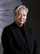 他扒开我内裤摸到流水